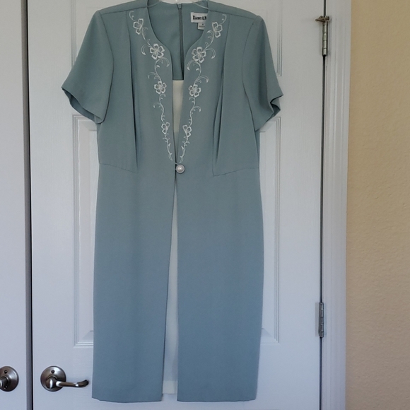 Danny & Nicole Dresses & Skirts - Lovely "Like New" Faux Jacket Dress